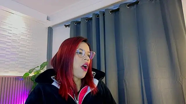 TiffanyWalk online show from 15, 10, 2025