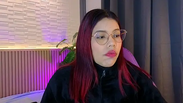 TiffanyWalk online show from 20, 11, 2025