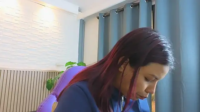 TiffanyWalk online show from 8, 4, 2026