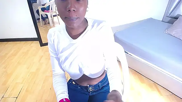 Snapshot of goldenn_ass1 chatting on 30, 9, 2025 goldenn ass1 online show from 30, 9, 2025