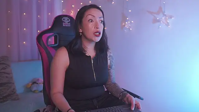 Snapshot of Madison_Mayer chatting on 8, 1, 2026 Madison Mayer online show from 8, 1, 2026