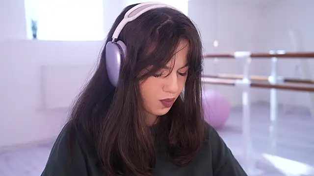 mystica  online show from 30, 9, 2025