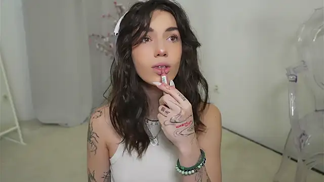 mystica  online show from 17, 10, 2025