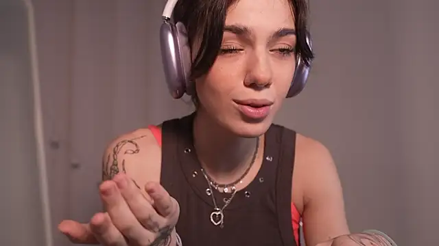 mystica  online show from 1, 12, 2025