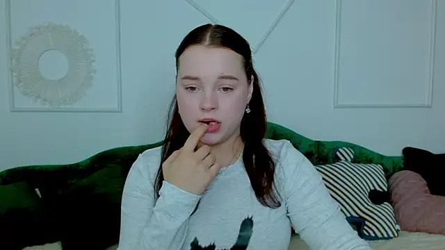 Cute kitty- online show from 16, 10, 2025