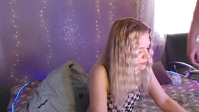 Snapshot of Your_Horny_Friends chatting on 27, 2, 2026 Your Horny Friends online show from 27, 2, 2026