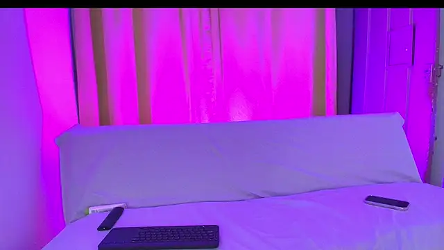pleasurecompany3 online show from 30, 4, 2026