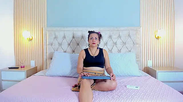 Hera goddesss online show from 22, 9, 2025