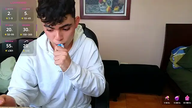 Snapshot of lukeboyce33 chatting on 19, 10, 2025 lukeboyce33 online show from 19, 10, 2025