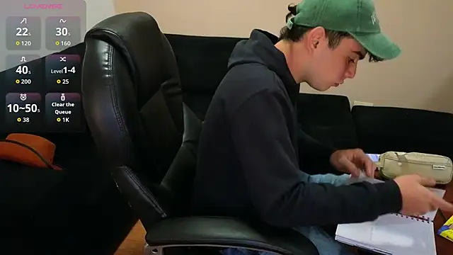 Snapshot of lukeboyce33 chatting on 13, 2, 2026 lukeboyce33 online show from 13, 2, 2026