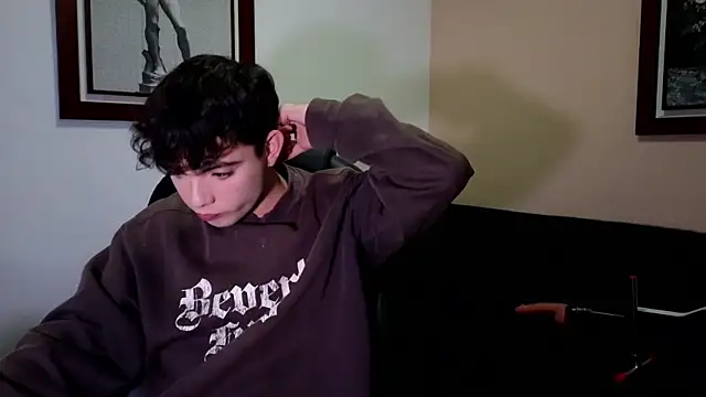 Snapshot of lukeboyce33 chatting on 8, 4, 2026 lukeboyce33 online show from 8, 4, 2026