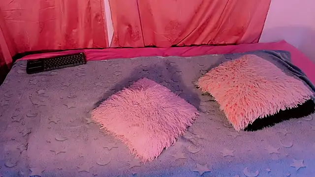 Mariana-ofc online show from 12, 11, 2025