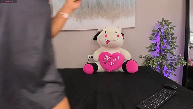 Snapshot of SammyDesire_10 chatting on 10, 11, 2025 SammyDesire 10 online show from 10, 11, 2025