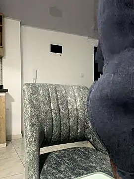 Snapshot of SammyDesire_10 chatting on 14, 11, 2025 SammyDesire 10 online show from 14, 11, 2025