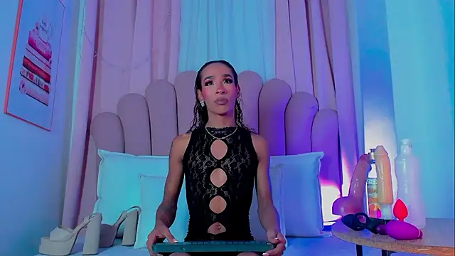 Snapshot of NicoleMadrird chatting on 18, 9, 2025 NicoleMadrird online show from 18, 9, 2025