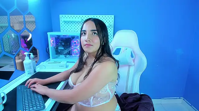 Alice 26  online show from 23, 10, 2025