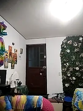 Tu-Reina online show from 8, 9, 2025