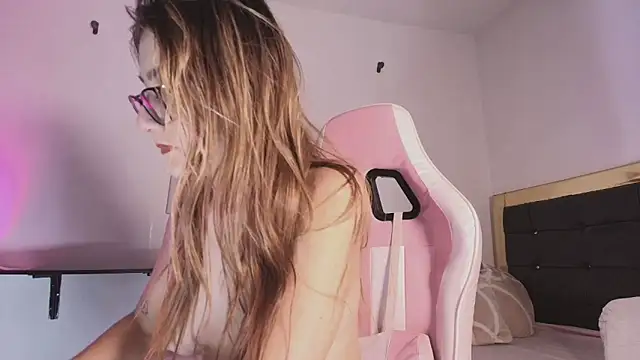 Nicole blake  online show from 11, 10, 2025