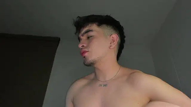 Snapshot of cmzo_ chatting on 3, 11, 2025 cmzo online show from 3, 11, 2025