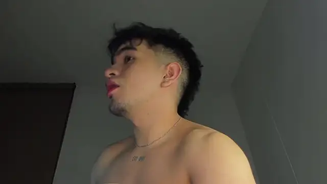 Snapshot of cmzo_ chatting on 21, 11, 2025 cmzo online show from 21, 11, 2025