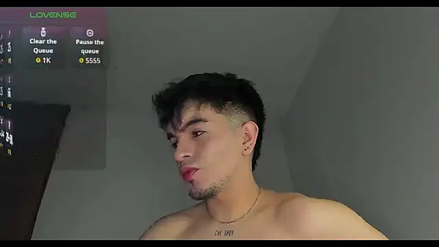 Snapshot of cmzo_ chatting on 5, 12, 2025 cmzo online show from 5, 12, 2025