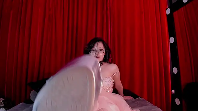 AngelinaBlanc  online show from 7, 4, 2026