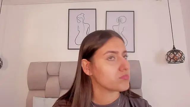 Snapshot of Hanna_Evans__ chatting on 17, 10, 2025 Hanna Evans online show from 17, 10, 2025