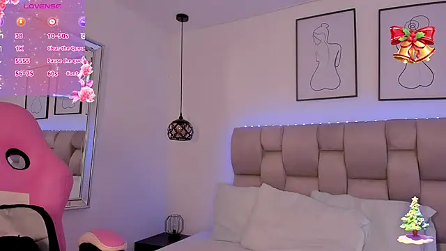 Snapshot of Hanna_Evans__ chatting on 4, 12, 2025 Hanna Evans online show from 4, 12, 2025