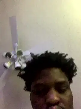 Snapshot of bbcuncut10 chatting on 5, 4, 2026 bbcuncut10 online show from 5, 4, 2026