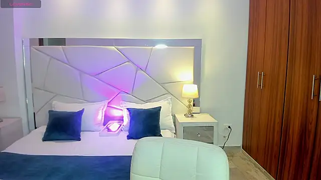 Danaa Rouse online show from 30, 9, 2025