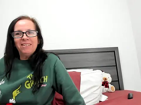 Snapshot of peachgoddess chatting on 4, 12, 2025 peachgoddess online show from 4, 12, 2025