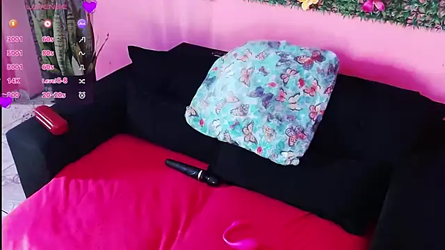 Snapshot of DianaGom chatting on 11, 10, 2025 DianaGom online show from 11, 10, 2025