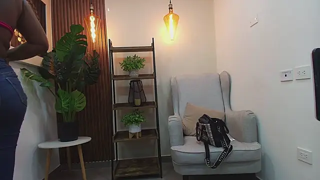 Coral Lise online show from 24, 9, 2025