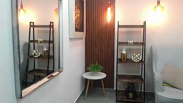 Coral Lise online show from 28, 11, 2025