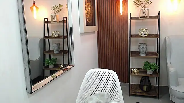 Coral Lise online show from 15, 12, 2025