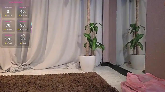 Snapshot of YuliethPetite chatting on 11, 2, 2026 YuliethPetite online show from 11, 2, 2026