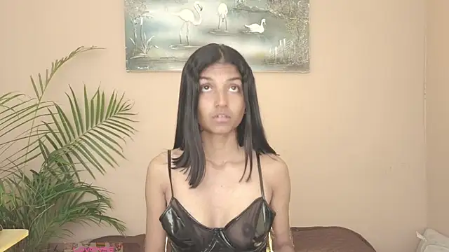 YuliethPetite online show from 9, 6, 2026