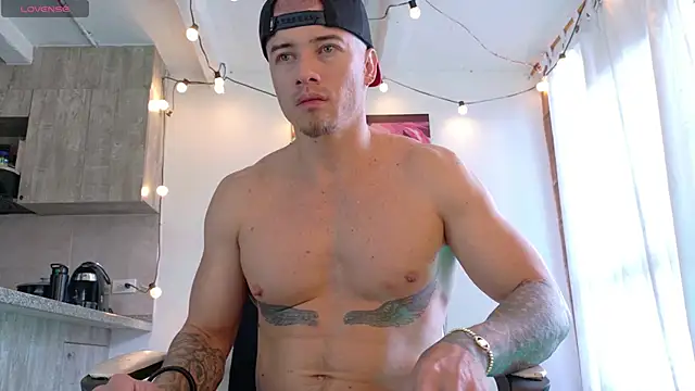 Snapshot of Ryannblue07 chatting on 4, 10, 2025 Ryannblue07 online show from 4, 10, 2025