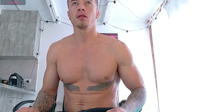 Snapshot of Ryannblue07 chatting on 12, 10, 2025 Ryannblue07 online show from 12, 10, 2025