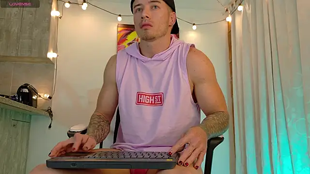 Snapshot of Ryannblue07 chatting on 23, 10, 2025 Ryannblue07 online show from 23, 10, 2025