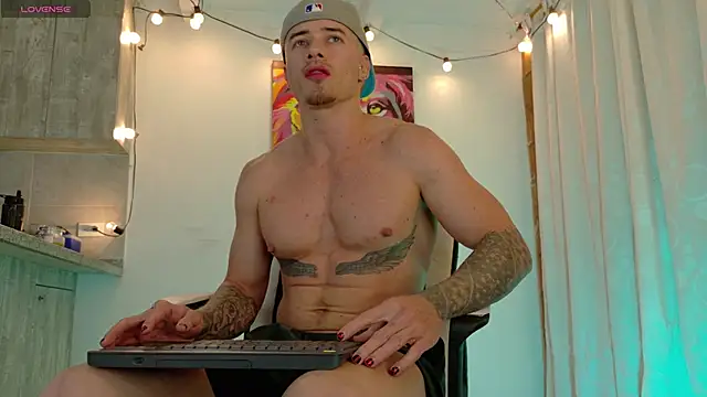 Snapshot of Ryannblue07 chatting on 30, 10, 2025 Ryannblue07 online show from 30, 10, 2025