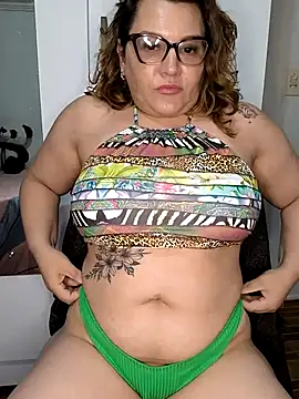 Snapshot of veludolunar chatting on 8, 10, 2025 veludolunar online show from 8, 10, 2025