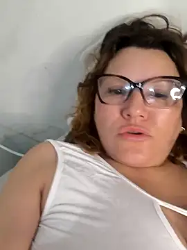 Snapshot of veludolunar chatting on 12, 10, 2025 veludolunar online show from 12, 10, 2025