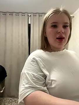 Snapshot of Amy_Sky_ chatting on 17, 10, 2025 Amy Sky online show from 17, 10, 2025