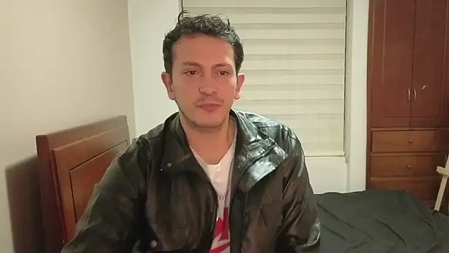 Snapshot of hardaftercum chatting on 8, 4, 2026 hardaftercum online show from 8, 4, 2026