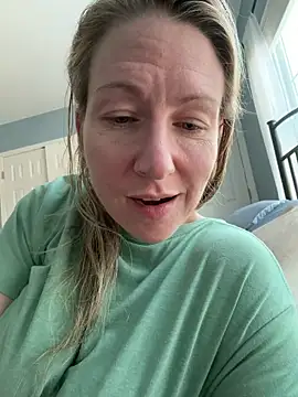 LittleMsMILF online show from 25, 2, 2026