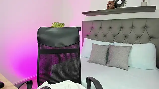 nina blake online show from 13, 10, 2025