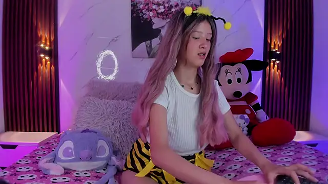 Snapshot of Sophie_joyy chatting on 5, 3, 2026 Sophie joyy online show from 5, 3, 2026