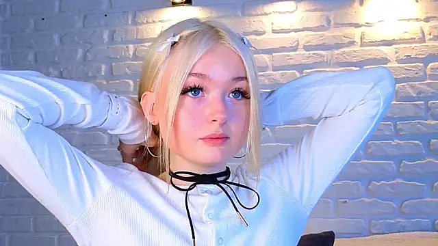 minigirl online show from 18, 3, 2025