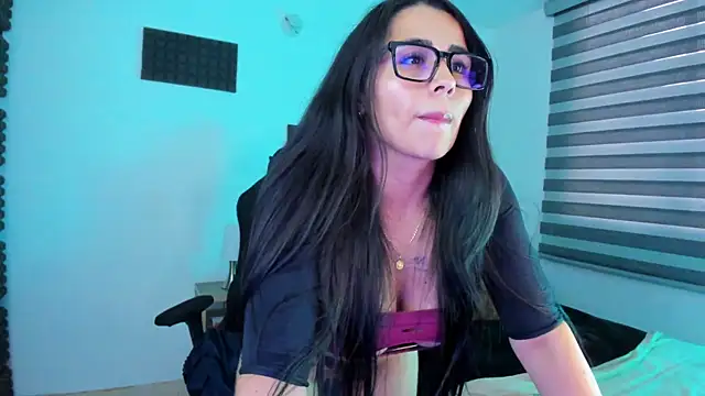 Snapshot of hannarusso chatting on 16, 4, 2026 hannarusso online show from 16, 4, 2026